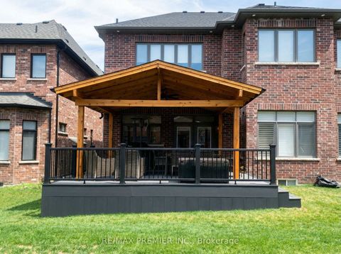 Photo 43 at 14 King Boulevard, King City, King