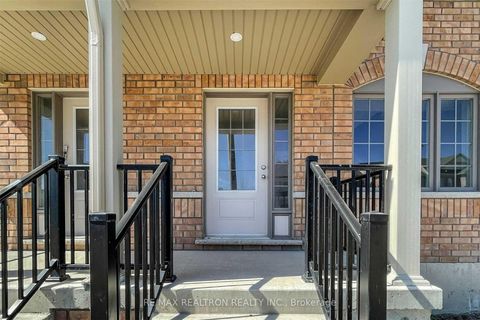 Photo 1 at 73 - 203 Royal Northern Path, Windfields, Oshawa
