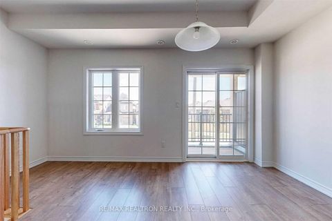 Photo 2 at 73 - 203 Royal Northern Path, Windfields, Oshawa