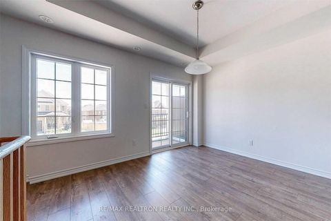 Photo 3 at 73 - 203 Royal Northern Path, Windfields, Oshawa