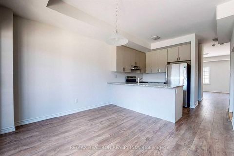 Photo 5 at 73 - 203 Royal Northern Path, Windfields, Oshawa