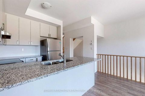 Photo 8 at 73 - 203 Royal Northern Path, Windfields, Oshawa