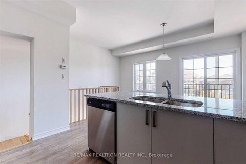 Photo 12 at 73 - 203 Royal Northern Path, Windfields, Oshawa