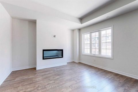 Photo 15 at 73 - 203 Royal Northern Path, Windfields, Oshawa