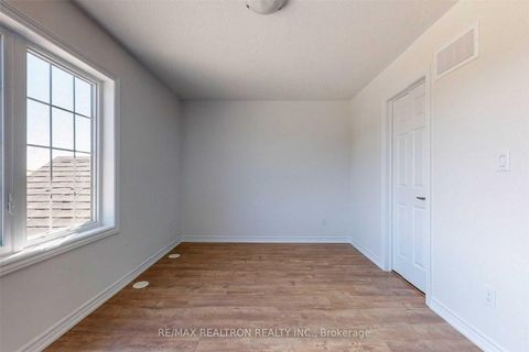 Photo 24 at 73 - 203 Royal Northern Path, Windfields, Oshawa