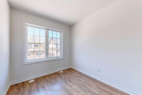 Photo 32 at 73 - 203 Royal Northern Path, Windfields, Oshawa