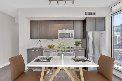 Photo 4 at 1210 - 30 Roehampton Avenue, Mount Pleasant West, Toronto