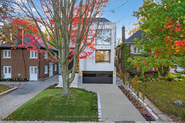Photo 1 at 39 Chudleigh Avenue, Lawrence Park South, Toronto