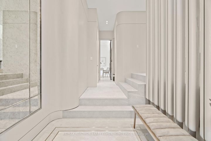 Photo 4 at 39 Chudleigh Avenue, Lawrence Park South, Toronto