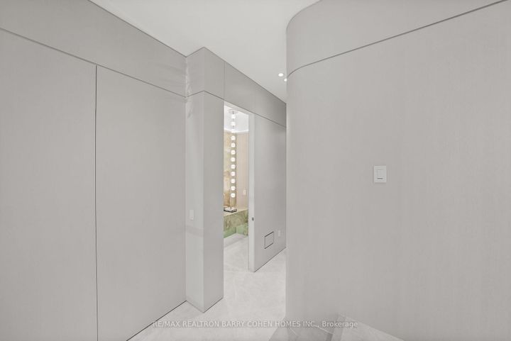 Photo 5 at 39 Chudleigh Avenue, Lawrence Park South, Toronto