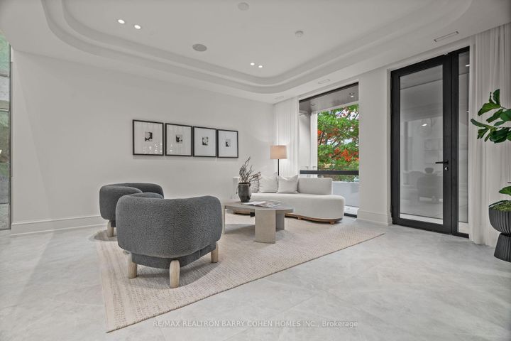 Photo 9 at 39 Chudleigh Avenue, Lawrence Park South, Toronto