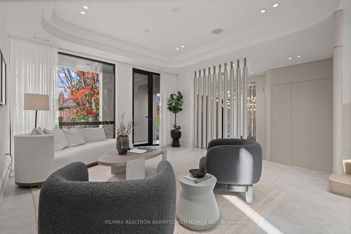 Photo 11 at 39 Chudleigh Avenue, Lawrence Park South, Toronto