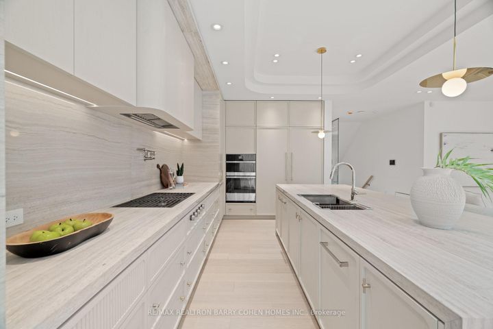 Photo 23 at 39 Chudleigh Avenue, Lawrence Park South, Toronto