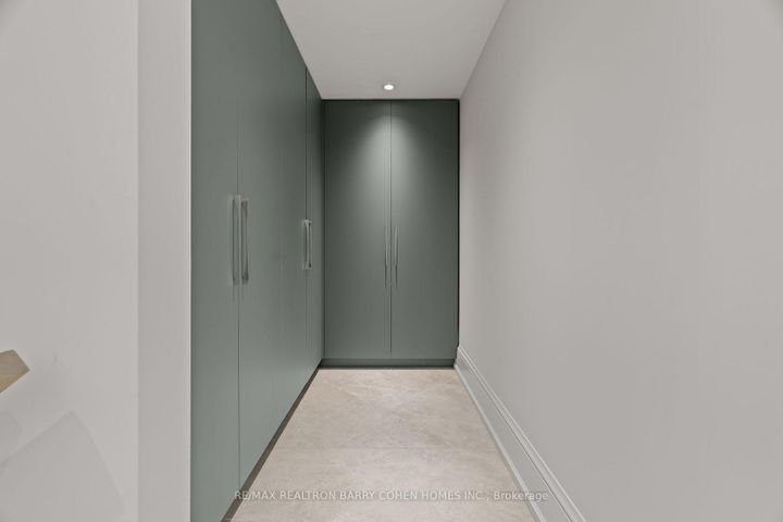 Photo 27 at 39 Chudleigh Avenue, Lawrence Park South, Toronto