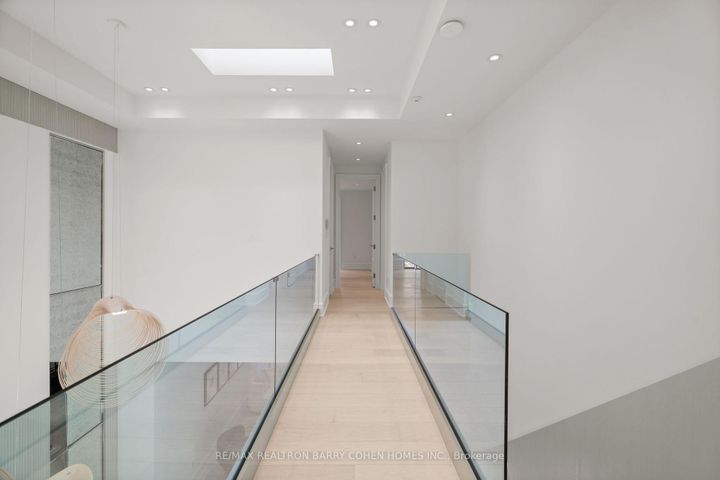 Photo 34 at 39 Chudleigh Avenue, Lawrence Park South, Toronto