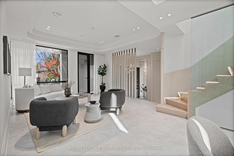 Photo 10 at 39 Chudleigh Avenue, Lawrence Park South, Toronto