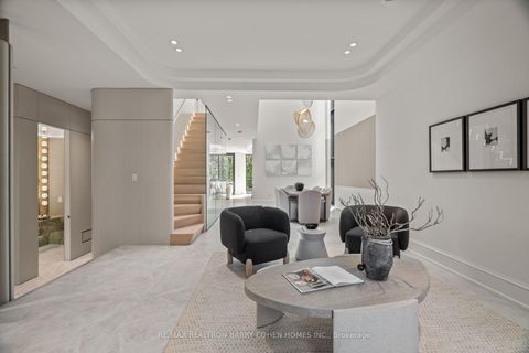 Photo 13 at 39 Chudleigh Avenue, Lawrence Park South, Toronto