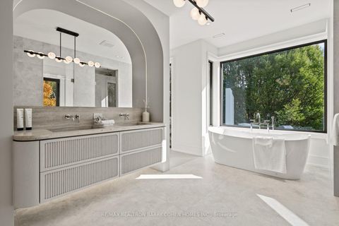 Photo 32 at 39 Chudleigh Avenue, Lawrence Park South, Toronto