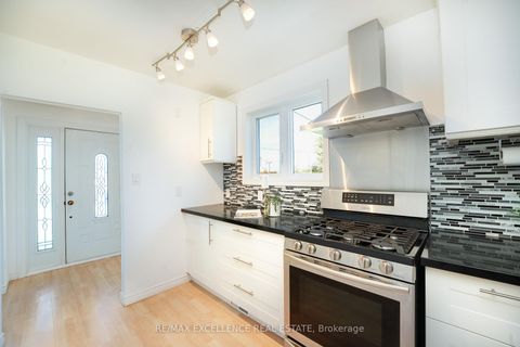 Photo 15 at 3692 Crabtree Crescent, Malton, Mississauga