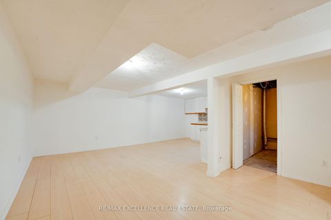 Photo 31 at 3692 Crabtree Crescent, Malton, Mississauga