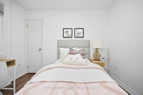 Photo 29 at 209 Springdale Boulevard, East York, Toronto