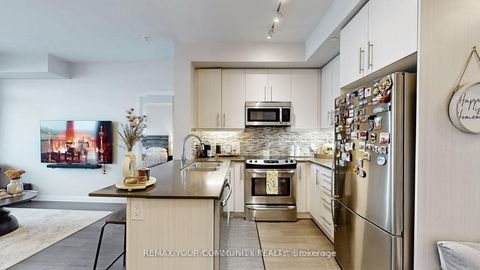 Photo 7 at 609 - 55 Oneida Crescent, Langstaff, Richmond Hill