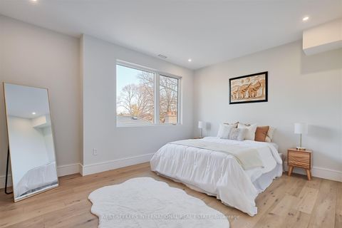 Photo 28 at 27 Inverleigh Drive, Queensway, Toronto