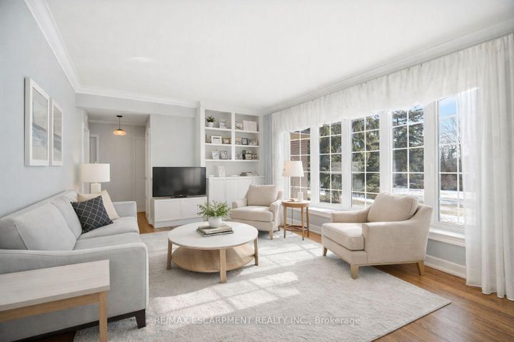 Photo 6 at 487 Wellington Crescent, WO West, Oakville