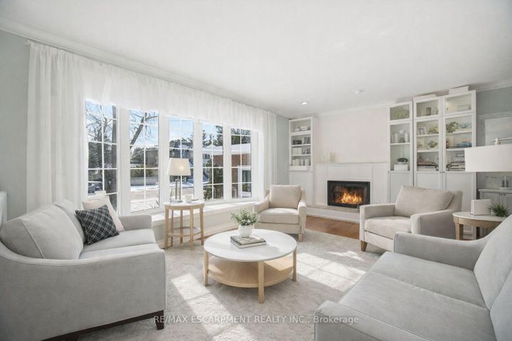 Photo 7 at 487 Wellington Crescent, WO West, Oakville