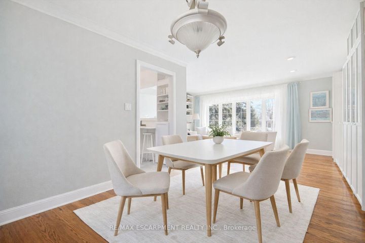 Photo 8 at 487 Wellington Crescent, WO West, Oakville