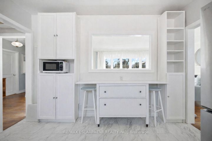 Photo 10 at 487 Wellington Crescent, WO West, Oakville