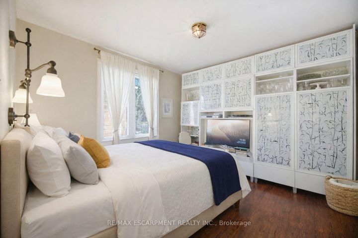 Photo 15 at 487 Wellington Crescent, WO West, Oakville