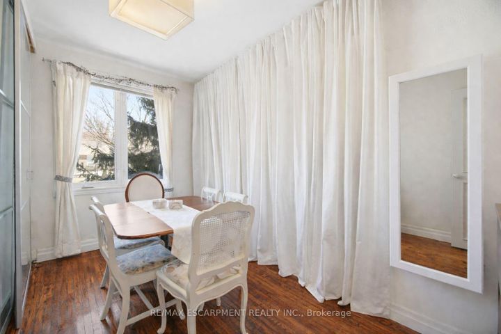 Photo 16 at 487 Wellington Crescent, WO West, Oakville