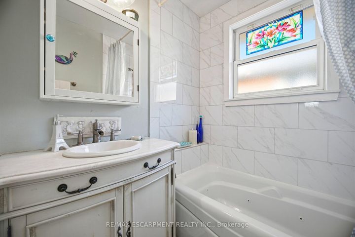 Photo 17 at 487 Wellington Crescent, WO West, Oakville