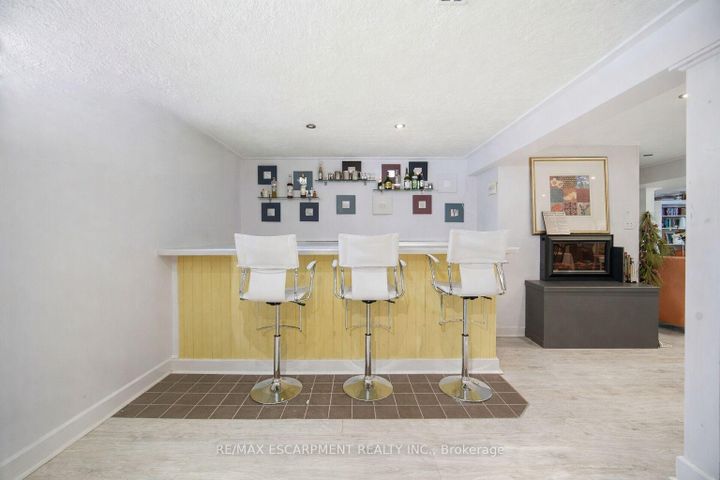 Photo 21 at 487 Wellington Crescent, WO West, Oakville