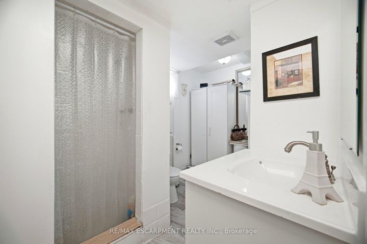 Photo 22 at 487 Wellington Crescent, WO West, Oakville