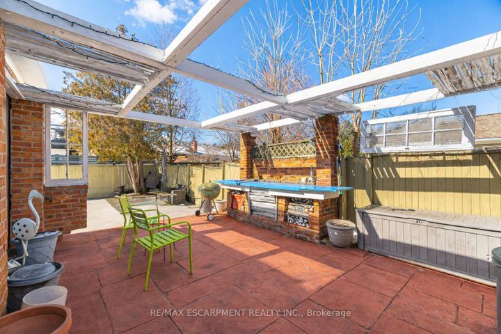 Photo 23 at 487 Wellington Crescent, WO West, Oakville