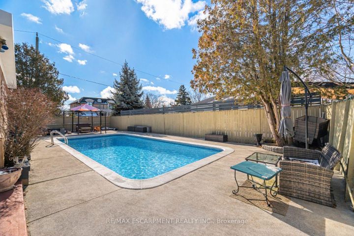 Photo 24 at 487 Wellington Crescent, WO West, Oakville