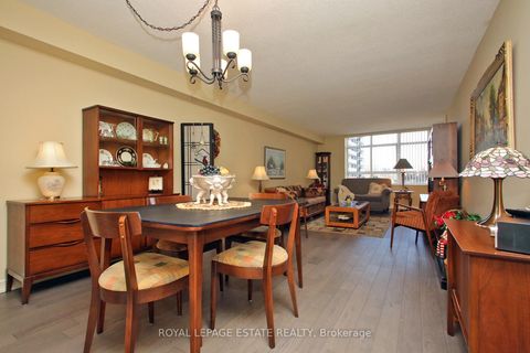 Photo 3 at 529 - 1091 Kingston Road, Cliffside, Toronto