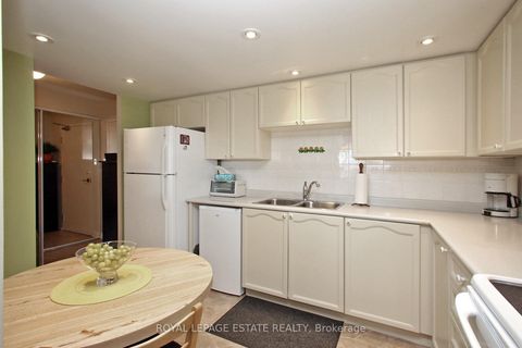 Photo 9 at 529 - 1091 Kingston Road, Cliffside, Toronto