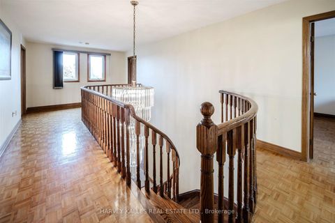 Photo 16 at 113 Cabaletta Crescent, West Woodbridge, Vaughan