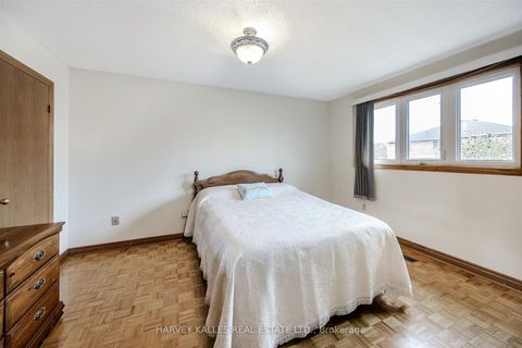 Photo 20 at 113 Cabaletta Crescent, West Woodbridge, Vaughan