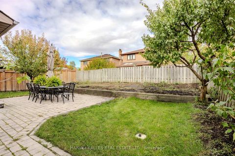 Photo 30 at 113 Cabaletta Crescent, West Woodbridge, Vaughan