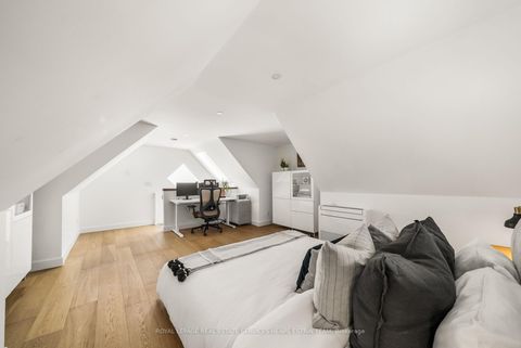 Photo 28 at 237 Silverthorn Avenue, Pellam Park, Toronto