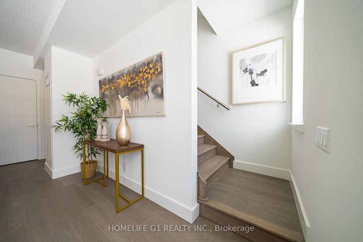 Photo 1 at 116 - 6 Greenbriar Road, Bayview Village, Toronto