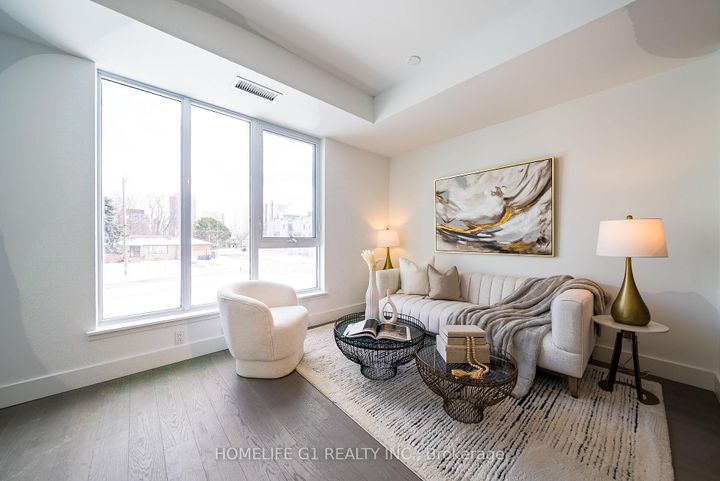 Photo 3 at 116 - 6 Greenbriar Road, Bayview Village, Toronto