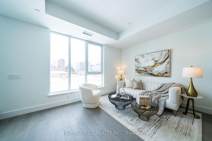 Photo 11 at 116 - 6 Greenbriar Road, Bayview Village, Toronto