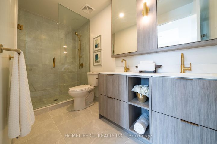 Photo 21 at 116 - 6 Greenbriar Road, Bayview Village, Toronto