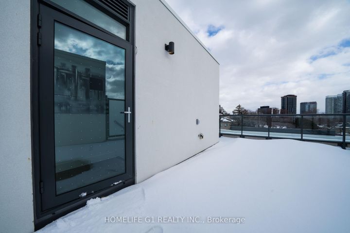 Photo 23 at 116 - 6 Greenbriar Road, Bayview Village, Toronto