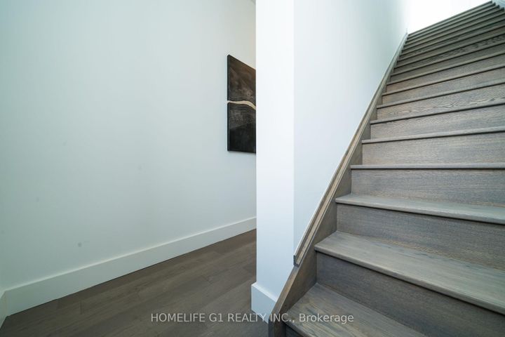 Photo 27 at 116 - 6 Greenbriar Road, Bayview Village, Toronto